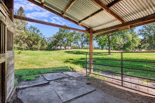 9256 Horseshoe Bar Rd, Loomis, CA 95650