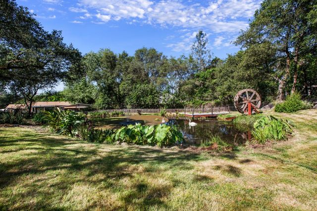 9256 Horseshoe Bar Rd, Loomis, CA 95650