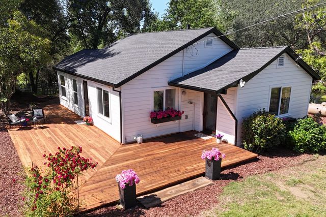 9256 Horseshoe Bar Rd, Loomis, CA 95650
