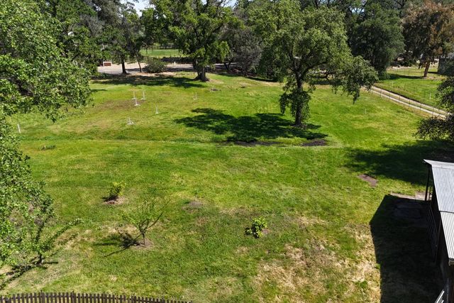 9256 Horseshoe Bar Rd, Loomis, CA 95650