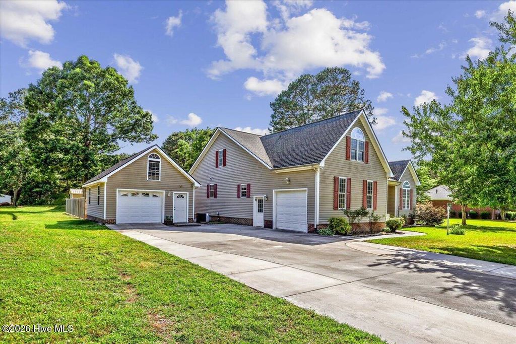 105 W Raintree Lane, Goldsboro, NC 27534