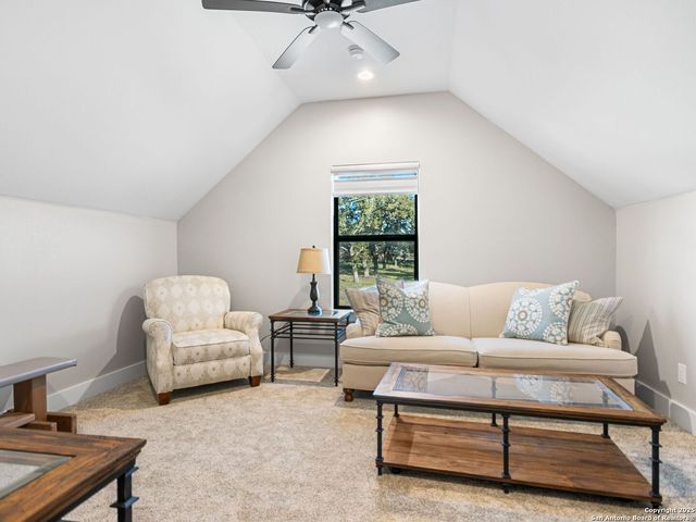 102 CREEDE ST, Boerne, TX 78006