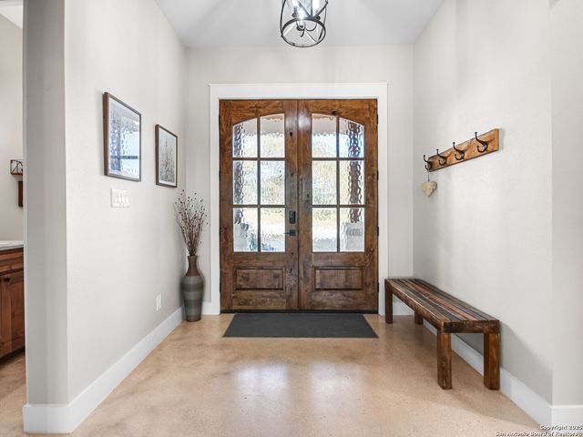 102 CREEDE ST, Boerne, TX 78006