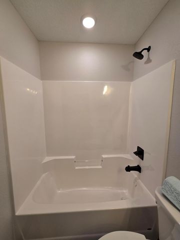 916 Katelyn Circle NE, Montgomery, MN 56069