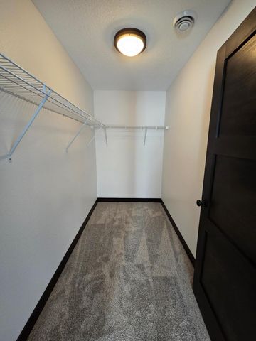 916 Katelyn Circle NE, Montgomery, MN 56069