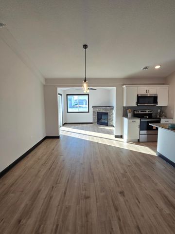 916 Katelyn Circle NE, Montgomery, MN 56069