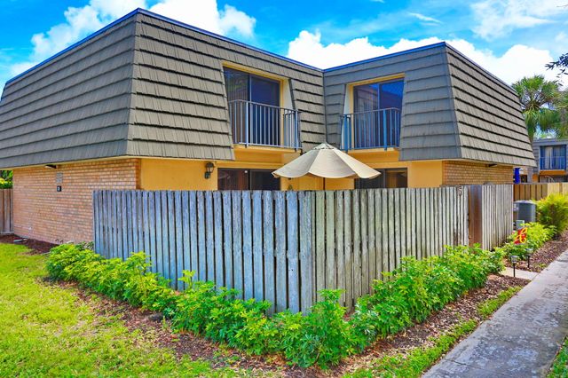 325 3RD Way, West Palm Beach, FL 33407