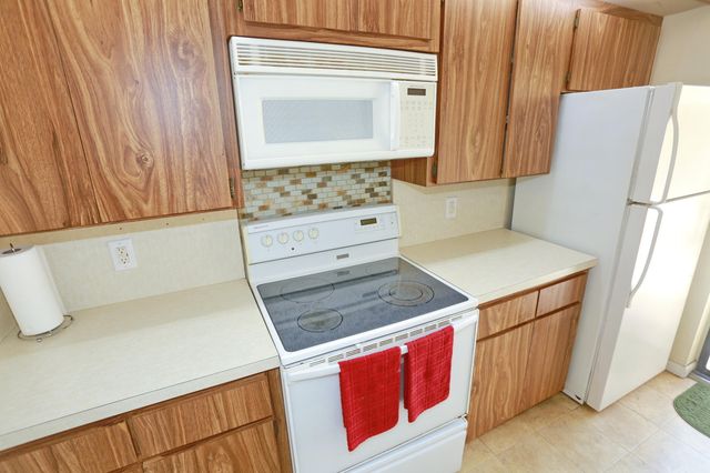 325 3RD Way, West Palm Beach, FL 33407