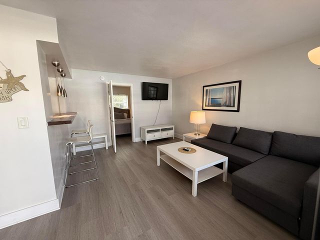 3226 NE 12TH Street 3, Pompano Beach, FL 33062