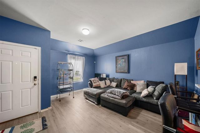 914 Karlee Court, Midwest City, OK 73130