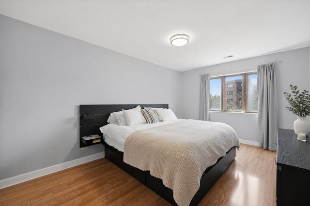 9331 Landings Lane 305, Des Plaines, IL 60016