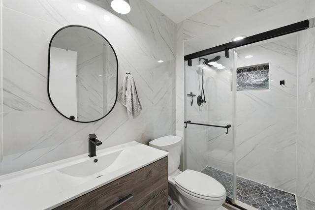 9331 Landings Lane 305, Des Plaines, IL 60016