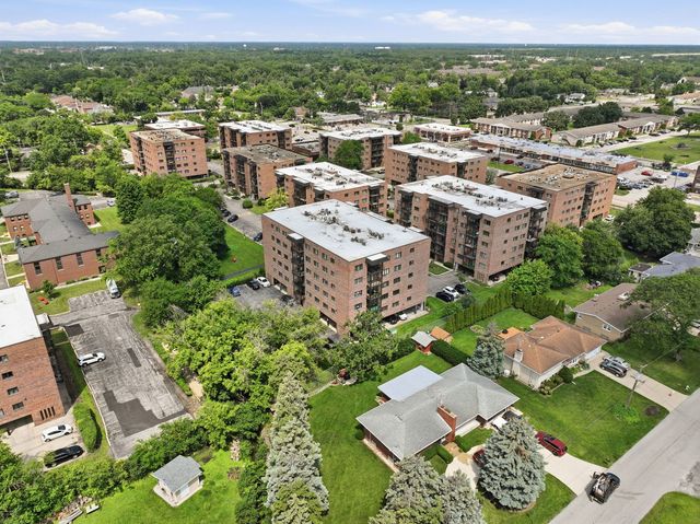 9331 Landings Lane 305, Des Plaines, IL 60016