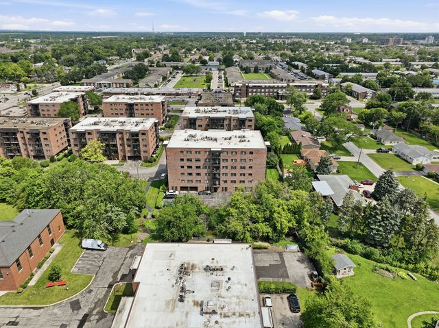 9331 Landings Lane 305, Des Plaines, IL 60016