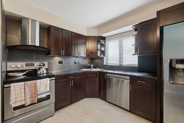 9331 Landings Lane 305, Des Plaines, IL 60016