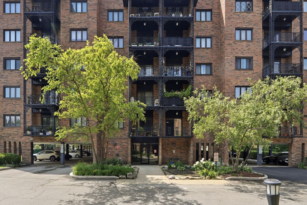 9331 Landings Lane 305, Des Plaines, IL 60016