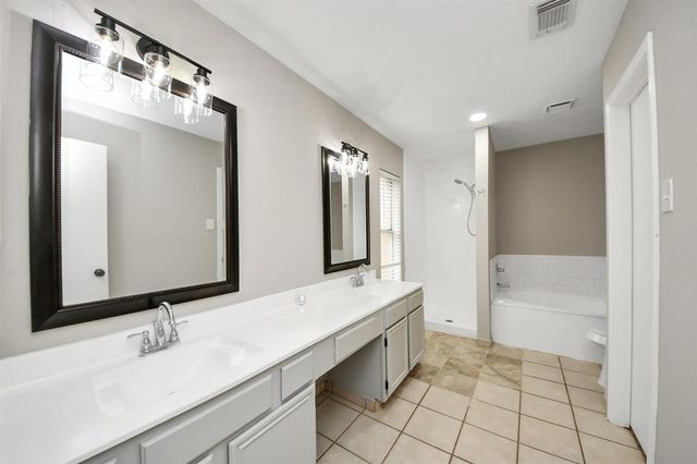4915 Pecan Grove Dr, Pearland, TX 77584