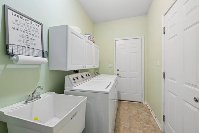 207 Willington Way, Oswego, IL 60543