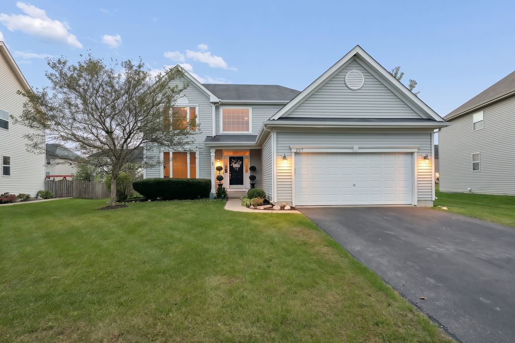 207 Willington Way, Oswego, IL 60543