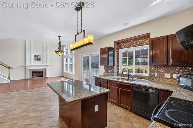 4433 Brighton Drive, Grand Blanc, MI 48439