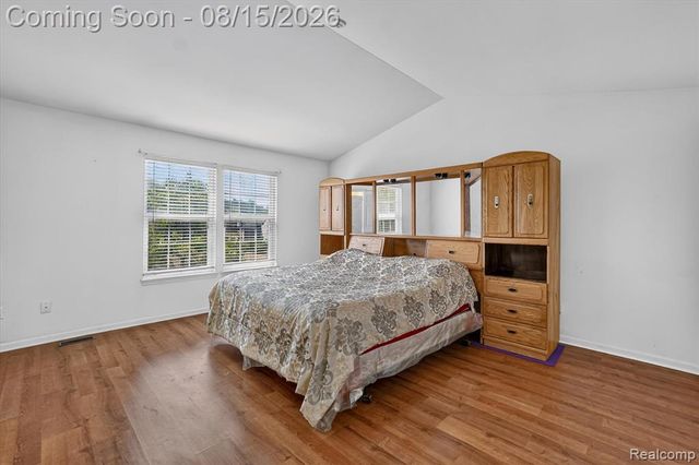 4433 Brighton Drive, Grand Blanc, MI 48439