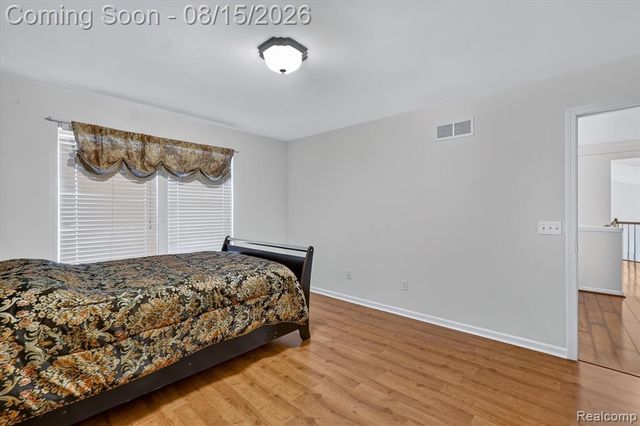 4433 Brighton Drive, Grand Blanc, MI 48439