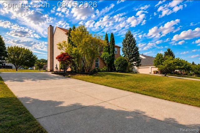 4433 Brighton Drive, Grand Blanc, MI 48439