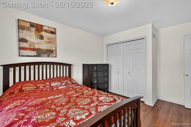 4433 Brighton Drive, Grand Blanc, MI 48439