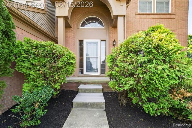 4433 Brighton Drive, Grand Blanc, MI 48439