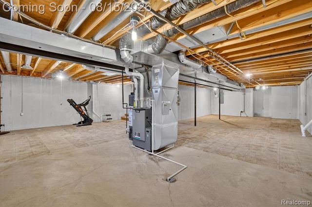 4433 Brighton Drive, Grand Blanc, MI 48439