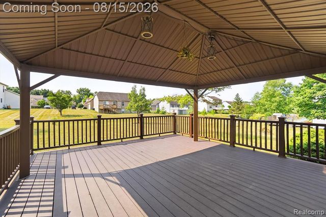 4433 Brighton Drive, Grand Blanc, MI 48439