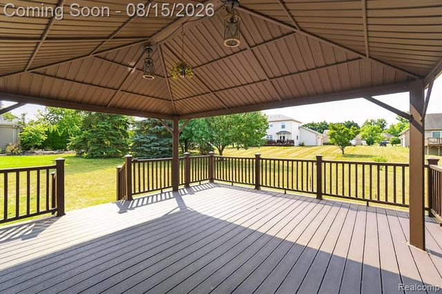 4433 Brighton Drive, Grand Blanc, MI 48439