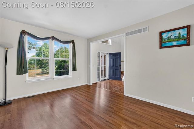 4433 Brighton Drive, Grand Blanc, MI 48439