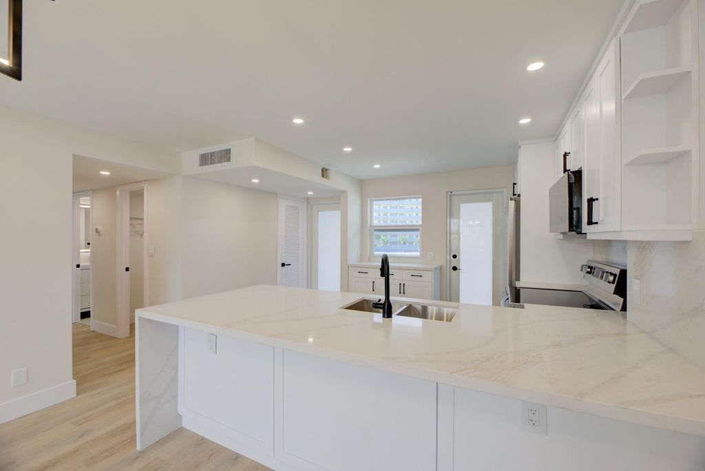 201 N Ocean Boulevard 207, Pompano Beach, FL 33062