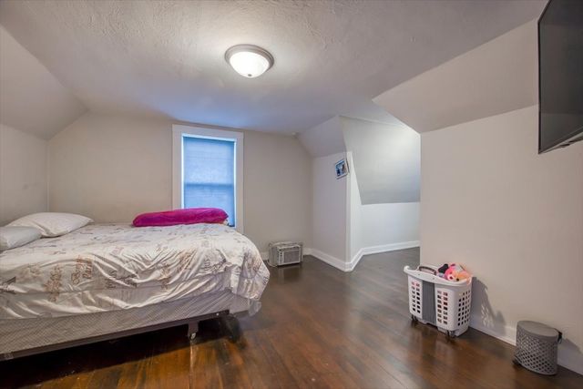 702 Jackson Street, Aurora, IL 60505