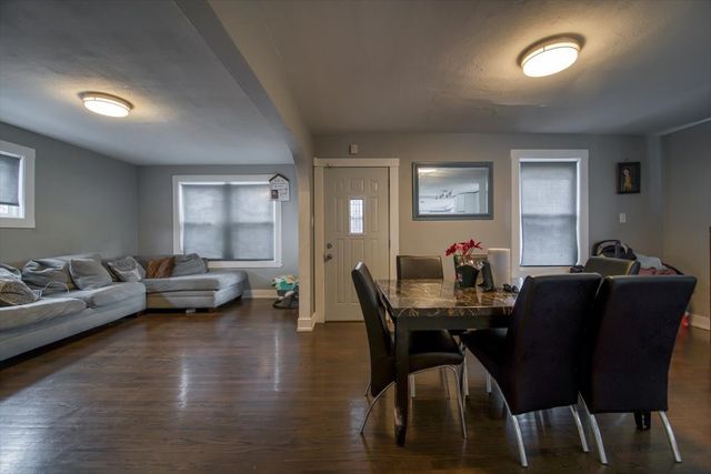 702 Jackson Street, Aurora, IL 60505