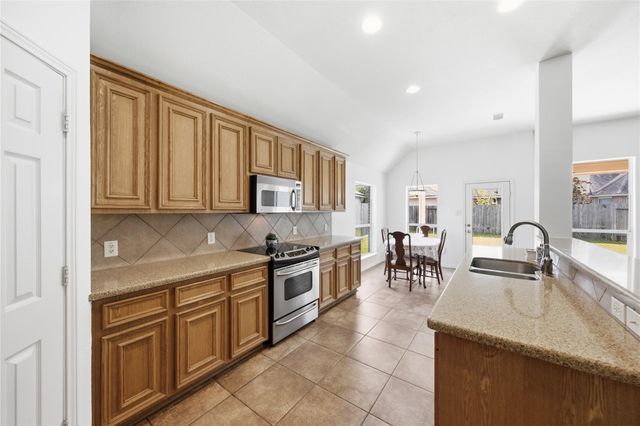15830 Magnolia Shores Lane, Houston, TX 77044