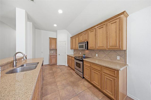 15830 Magnolia Shores Lane, Houston, TX 77044