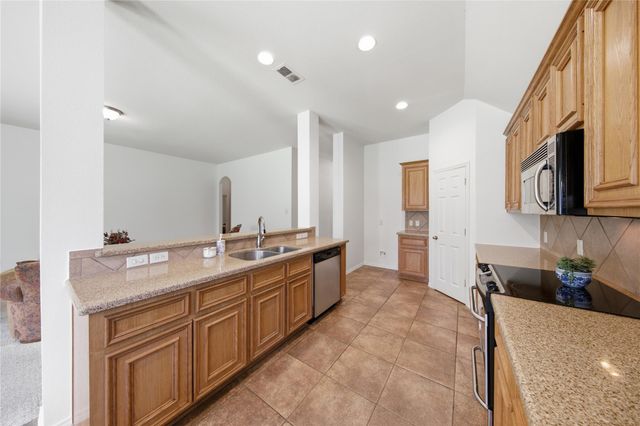 15830 Magnolia Shores Lane, Houston, TX 77044