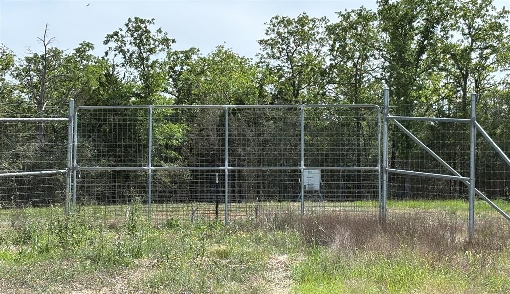 2250 Old Lockhart Road, Plum, TX 78952