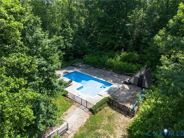 16184 Point Beverley Ct, Montpelier, VA 23192