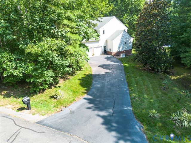 16184 Point Beverley Ct, Montpelier, VA 23192