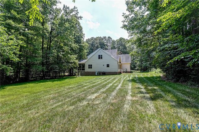 16184 Point Beverley Ct, Montpelier, VA 23192