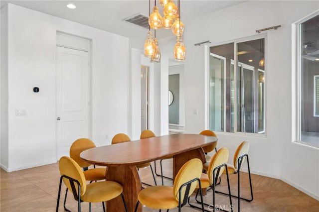 1420 E Via Escuela, Palm Springs, CA 92262