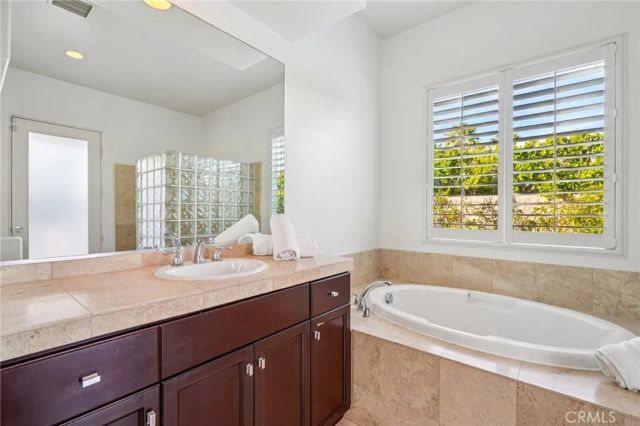 1420 E Via Escuela, Palm Springs, CA 92262