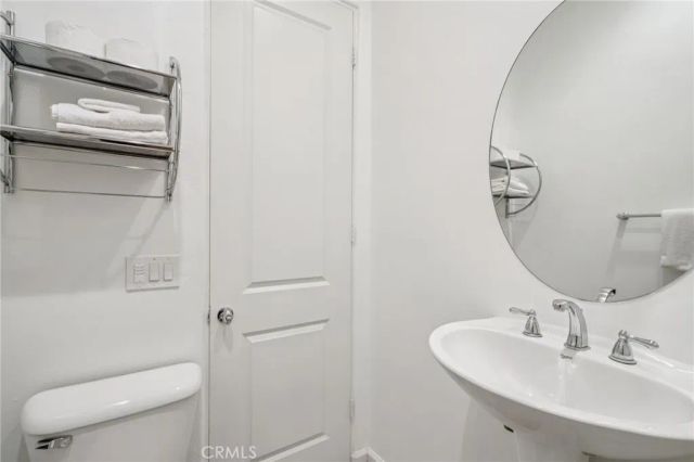 1420 E Via Escuela, Palm Springs, CA 92262