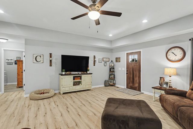 378 Randall Ln, Manchester, TN 37355