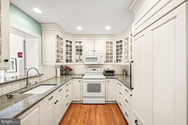 111 CHESNEY LN, Erdenheim, PA 19038