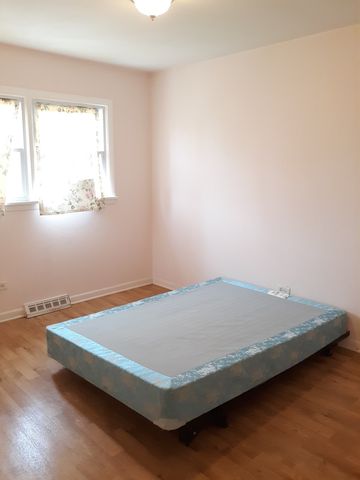 13225 S Buffalo Avenue, Chicago, IL 60633