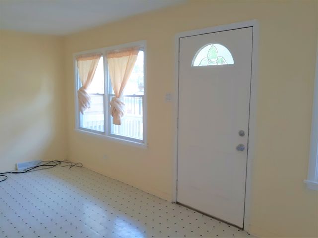 13225 S Buffalo Avenue, Chicago, IL 60633